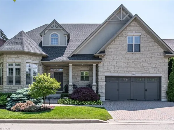 35 Butternut Grove Ln, Hamilton, ON L9K 0B7