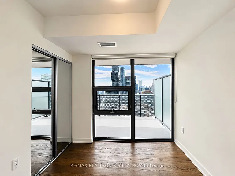 11 Wellesley St W #4102 — Photo 5
