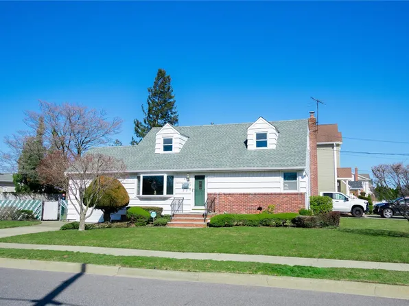 28 Byron Street, Bethpage, NY 11714