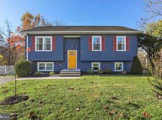 975 Meadow Ct, Front Royal, VA 22630