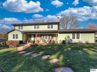 9306 Shamrock Rd, Omaha, NE 68114