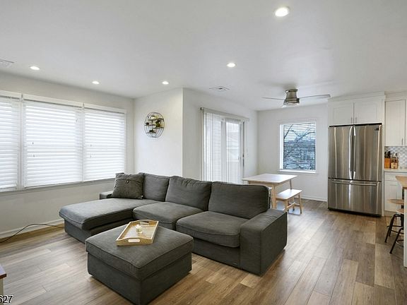 5th image of 779 Riverside Ave #104