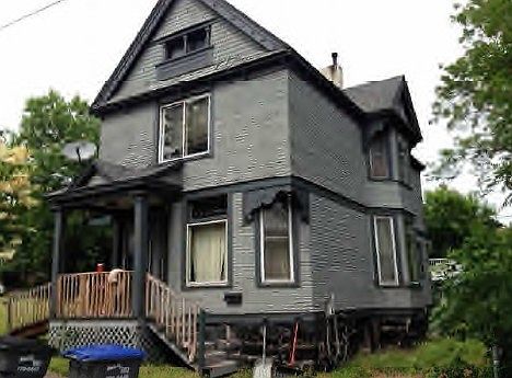 2nd image of 106 S 15th Ave E