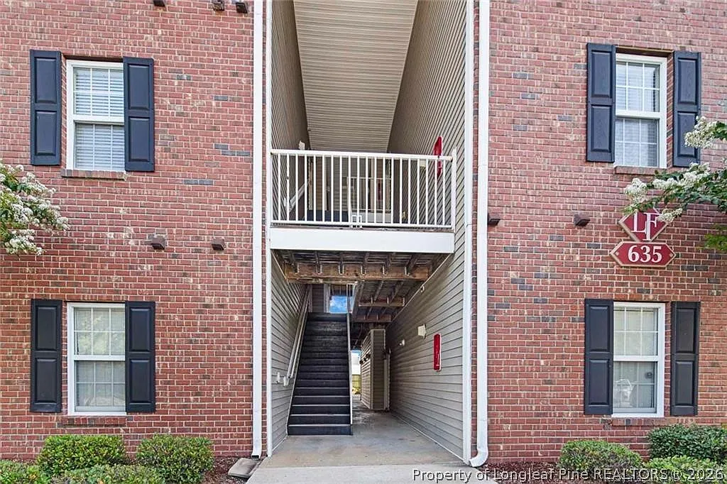 2 bed, 2.0 bath, 1298 sqft, $1,300 — Photo 1