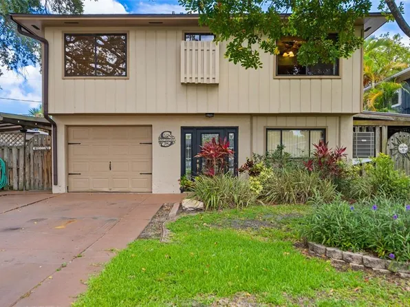 1870 Shore Acres Blvd NE, Saint Petersburg, FL 33703