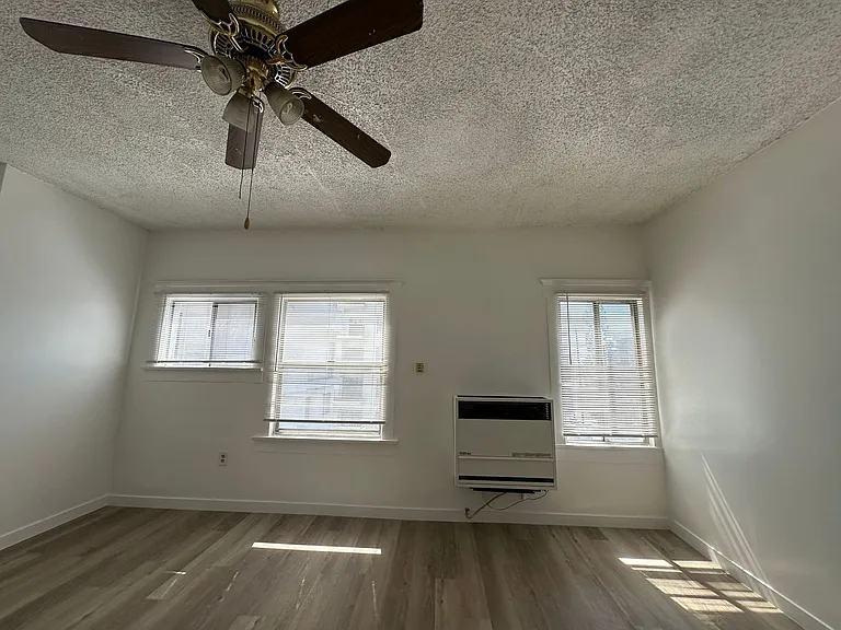 901 S Vermont Ave — Photo 17