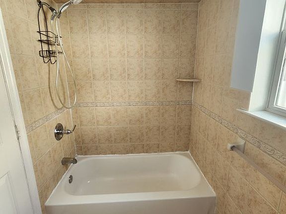 5th image of 821 Anna St Floor 2