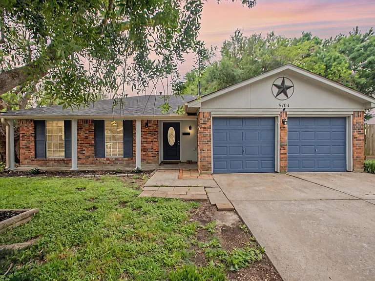 5704 Leggett Ln — Photo 2