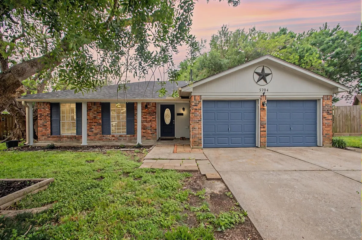 Building Photo - 5704 Leggett Ln