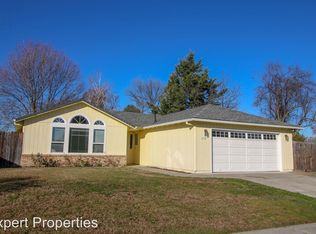 1374 Harrisburg Dr, Medford, OR 97501