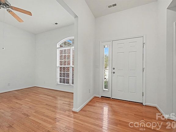 5th image of 3007 Mercer St
