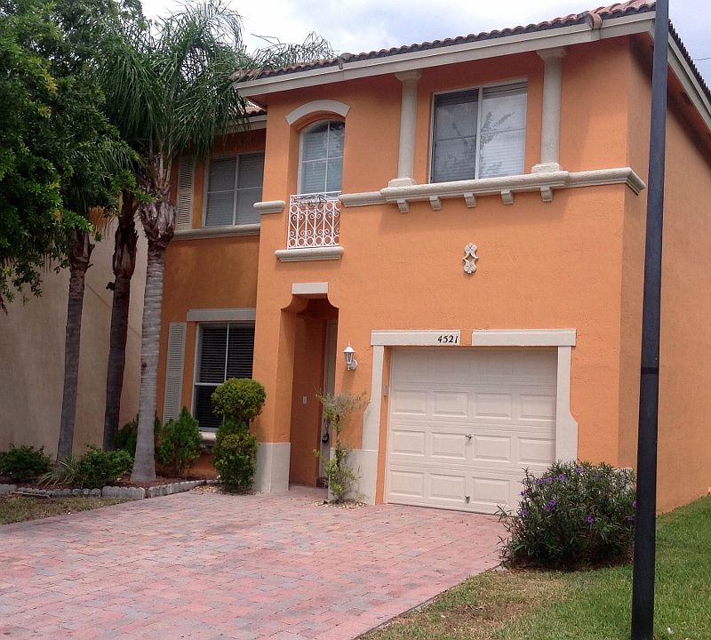 1st image of 4521 Lake Lucerne Cir