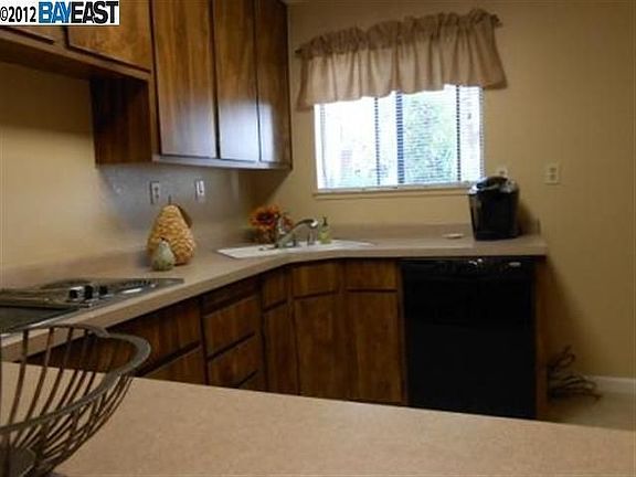4th image of 2624 Teal Ln
