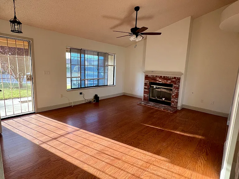 6024 Billabong Ct — Photo 11