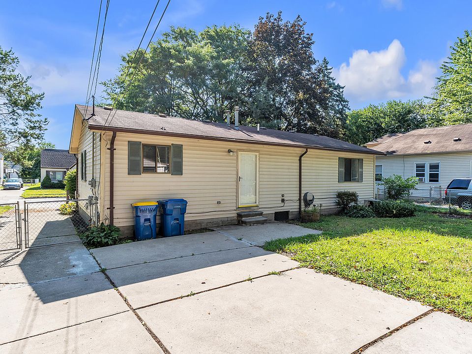 24533 Grove Ave, photo 29
