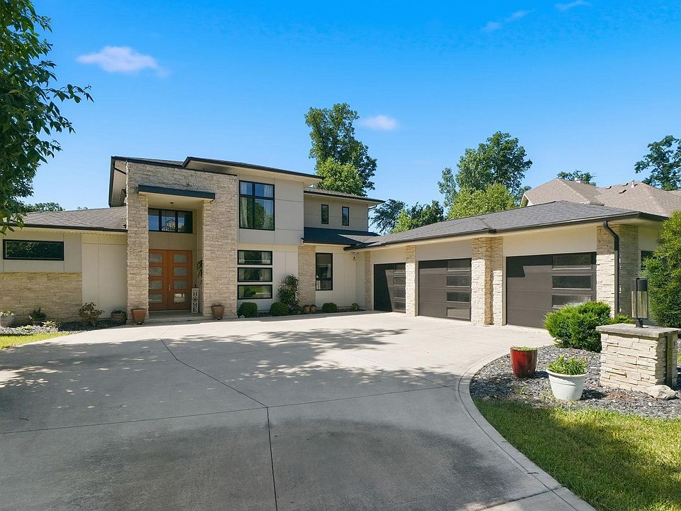 1st image of 10228 Chambord Knl