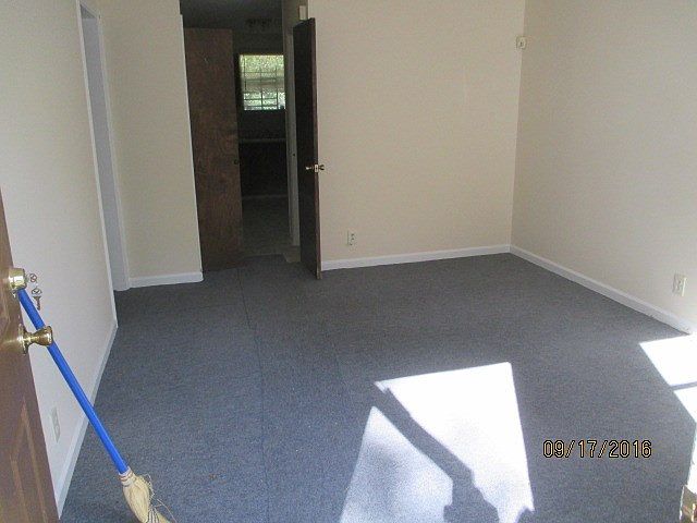 2nd image of 3514 Cresthill Ave Unit 32