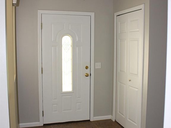 4th image of 1420 Willow Dr
