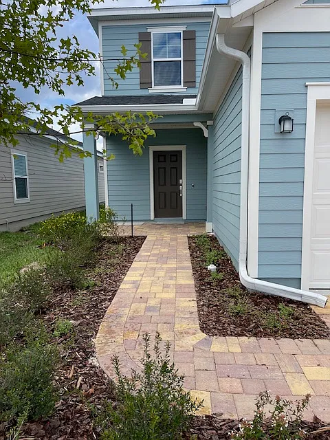 4 bed, 2088 sqft, $2,650 — Photo 2