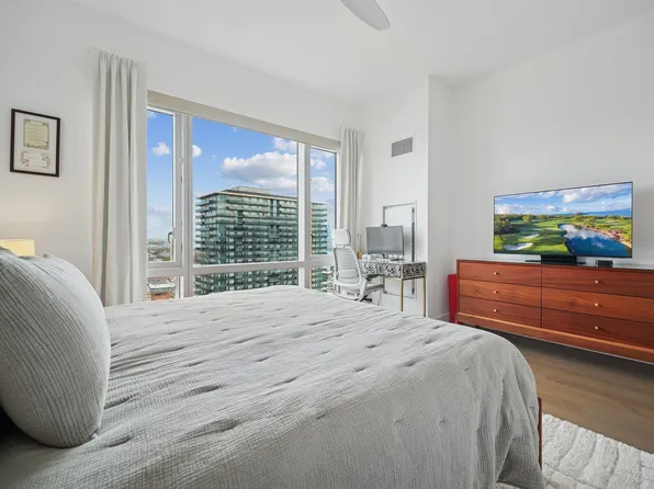 75 Park Lane South image 14 of 45