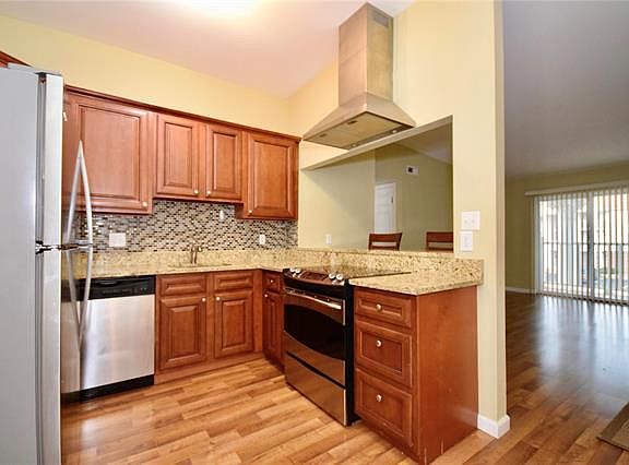 5th image of 3115 Edwards Pl APT 303