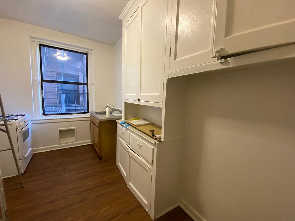 1st image of 64 Locust Hill Ave #1D