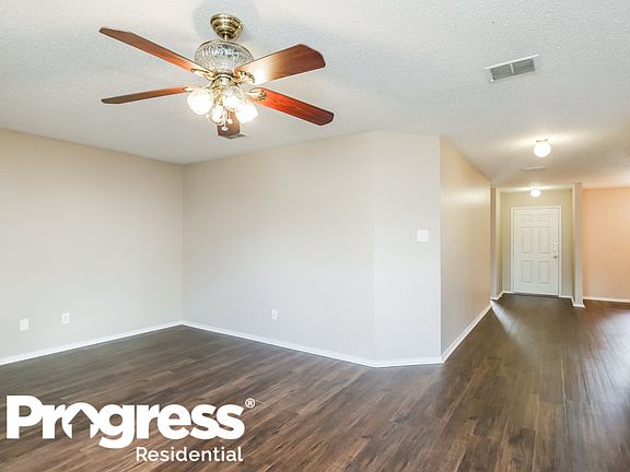 5th image of 902 Brooks Dr