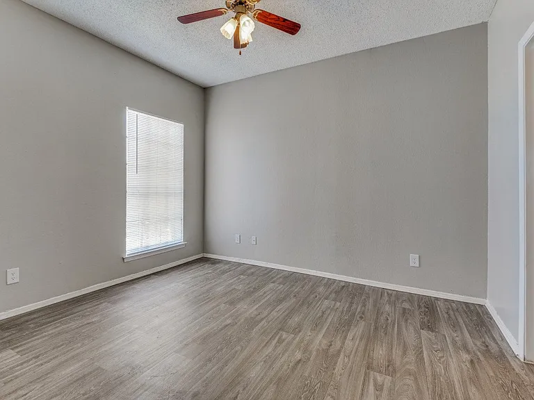 Foxborough Apartments — Photo 26