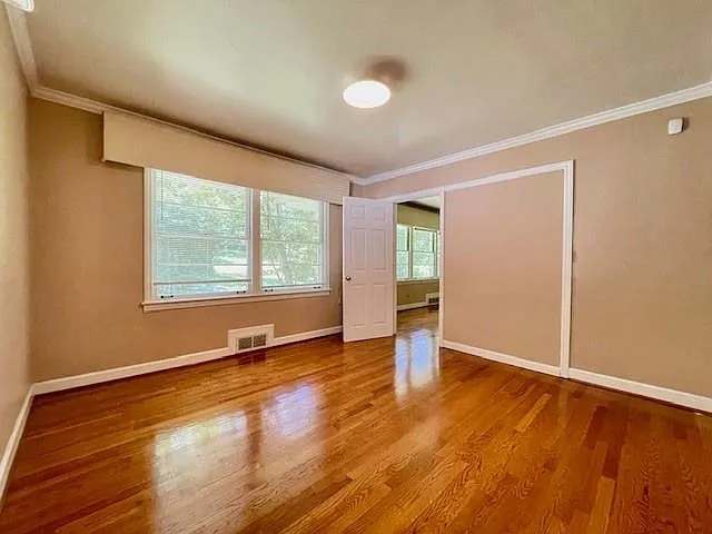 5 bed, 3.0 bath, 4261 sqft, $3,495 — Photo 4