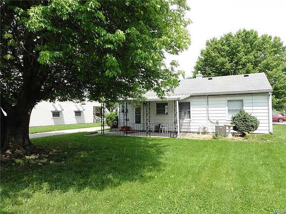 3rd image of 818 Donora Dr
