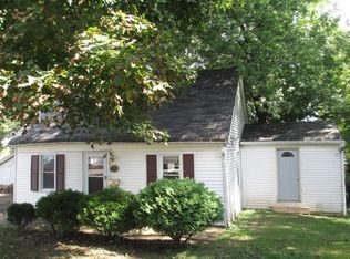 920 Oliver Ave, Aurora, IL 60506