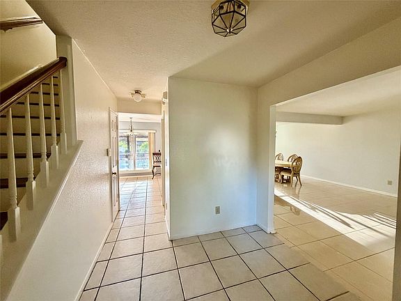 4th image of 4010 Ivywood Dr