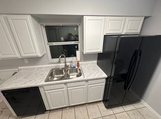 902 Hickory Ave, Fruitland Park, FL 34731