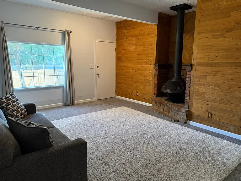 1307 Roosevelt Ave — Photo 29