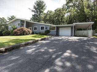 8 Doncaster Rd, Lynnfield, MA 01940