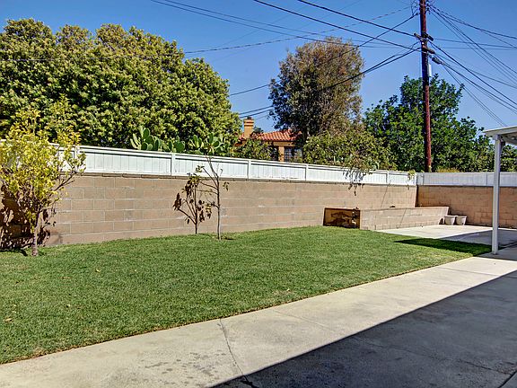 3rd image of 2029 W 230th St