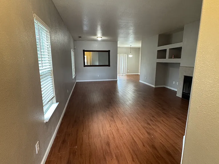 393 Mosburg Loop — Photo 4