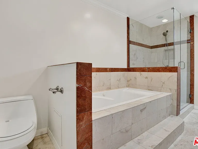 184 N Crescent Dr — Photo 34