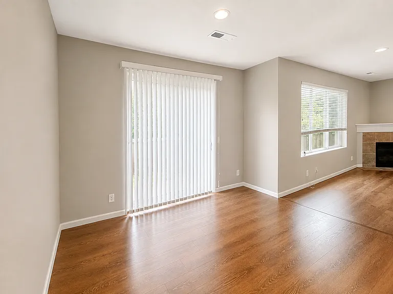 1313 28th St NW — Photo 12