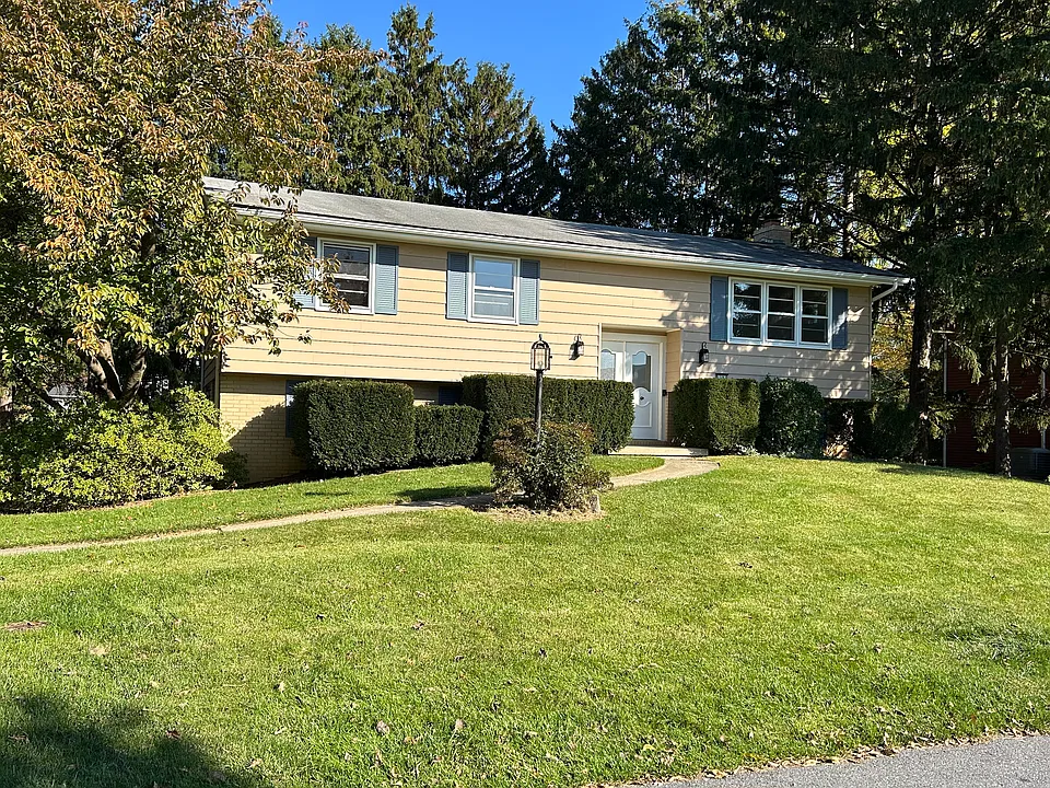 1397 Mashie Dr