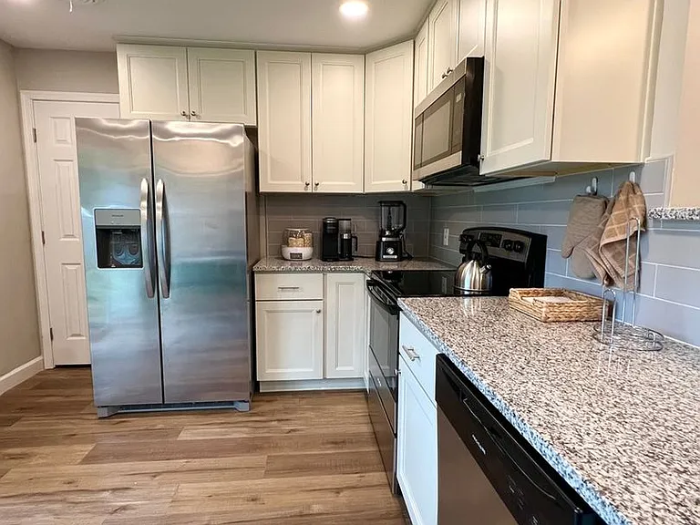 908 Serf Ct — Photo 20
