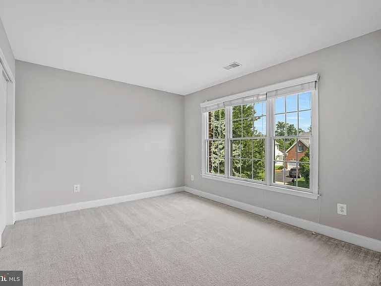 5834 Seven Pines Ct — Photo 31