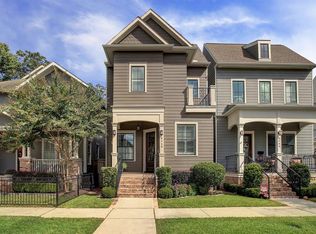 814 Ashland St #B, Houston, TX 77007