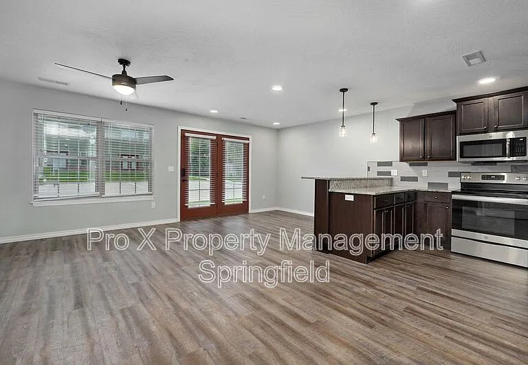 1302 S Lexington Ave #B — Photo 4