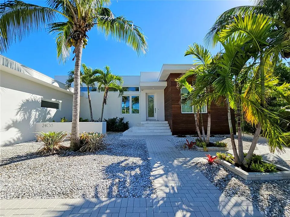 2408 Nassau St