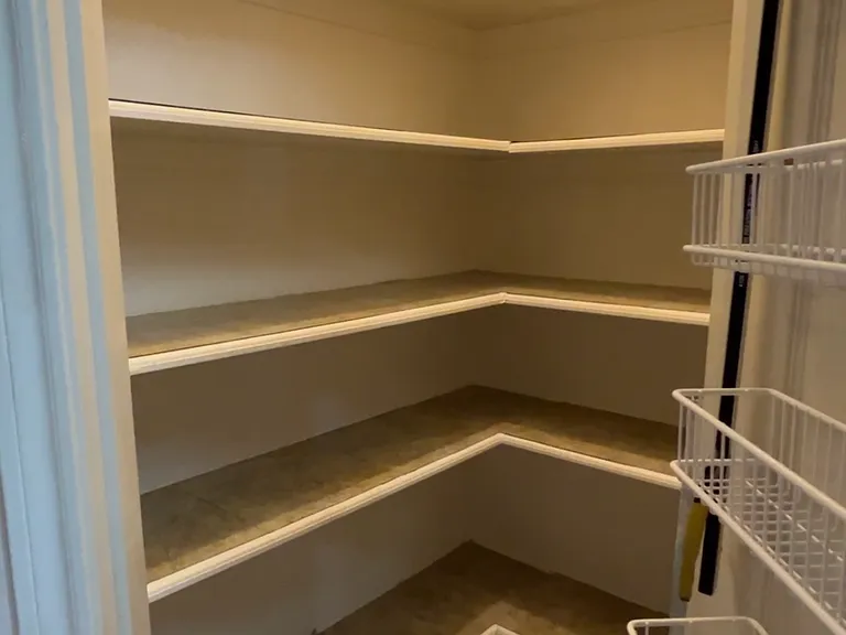8226 Meadowside Dr — Photo 29