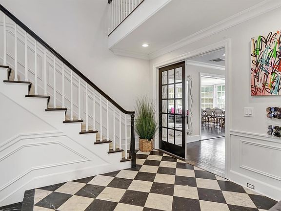 5th image of 35 Hoaglands Lane