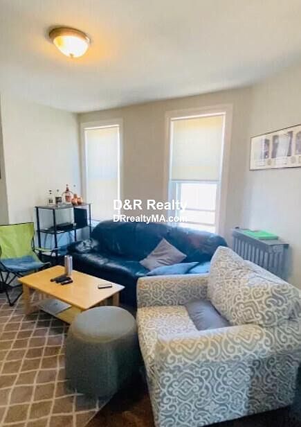 2nd image of 2 Curtis St #3