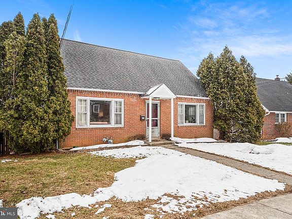 2nd image of 225 McClellan St