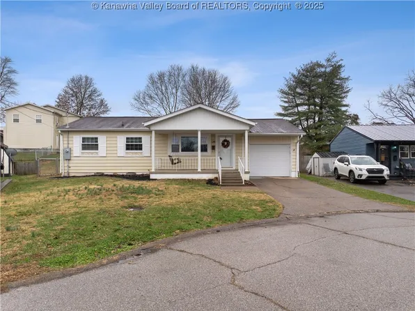 129 Caroline Cir, Hurricane, WV 25526